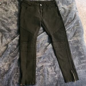 Women's Black Skinny Jeans